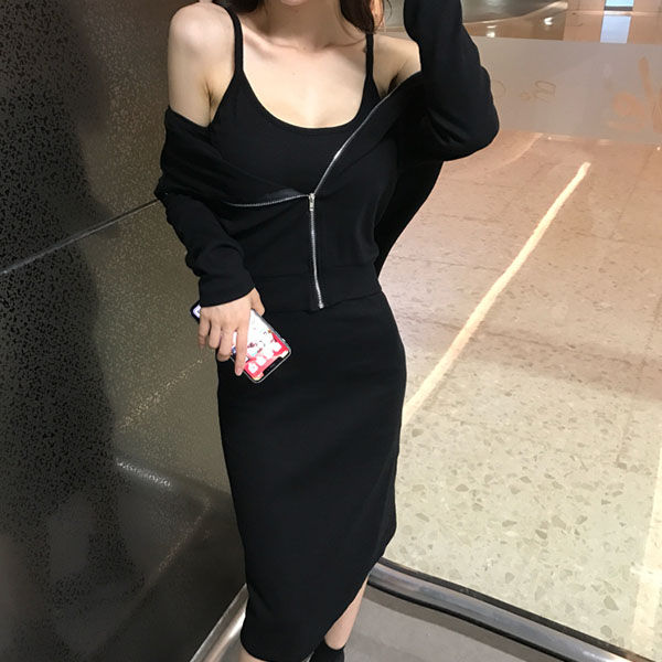 丰腴女生穿上修身打底，摇曳生姿，举手投足风情万种