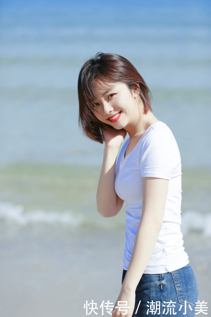 谭松韵身穿白T配牛仔，竟被说“肥”网友：你告诉我哪里肥了？