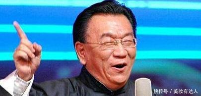 侯耀华送网红女徒弟香奈儿包包, 却曝是个假的, 尴尬了!