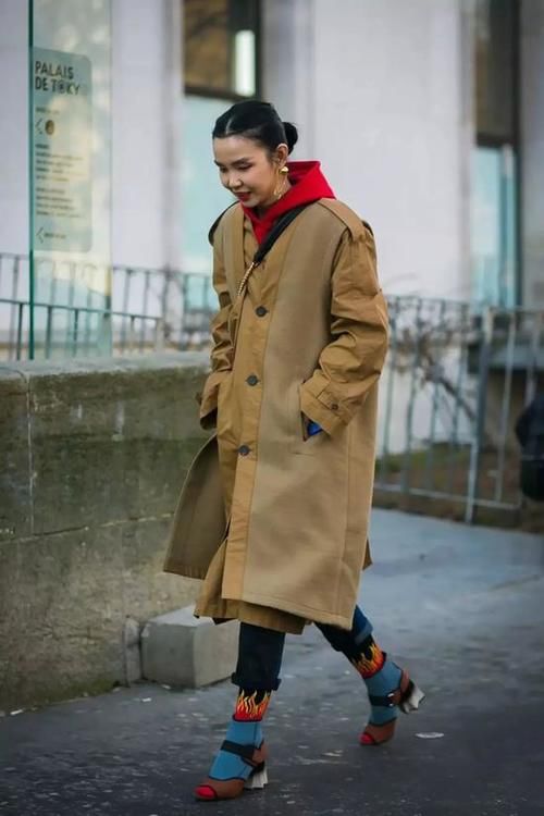  春天@春天不知道穿啥 这里有20种卫衣的搭配