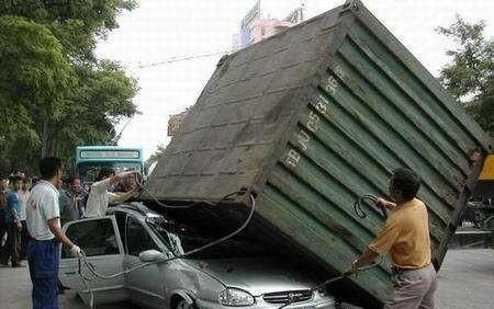 汽车的A柱盲区为什么不能做成透明的?可不可