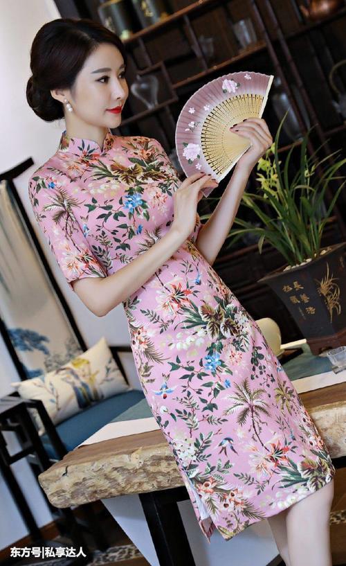 秀丽的香云纱旗袍裙有没有让她变得更美