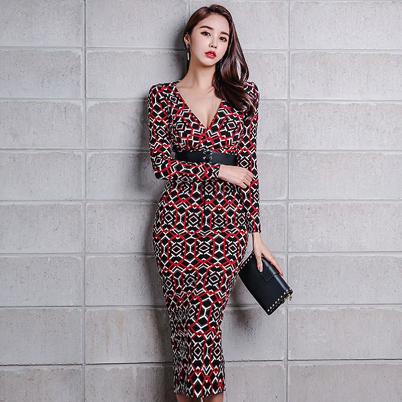 如果你是70后，这种裙子多备两件，高雅精致，让你美得清新脱俗