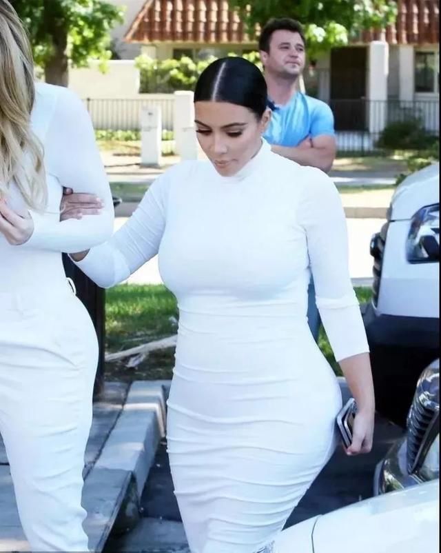 胸大的妹纸这样穿才会时髦高级又显瘦