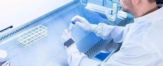 4岁女儿首曝光!34岁可攻可仙的戚薇，如何保住少女颜?