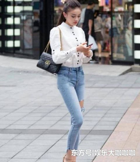 \"l5\": \"街拍:美女穿出清爽也是美\"街拍:名嫒美姝的小姐姐,一条红色的连衣裙,时尚清爽气质迷人