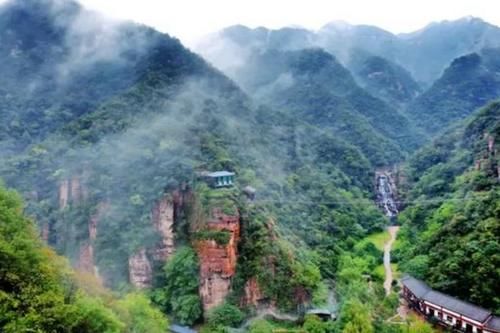 河南人少景美的旅游地，云雾缭绕，犹如一幅幅迷人的画卷