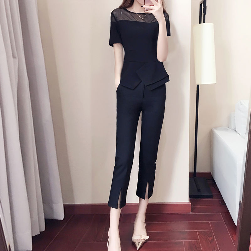 新出的套装真是漂亮!真是谁看了都忍不住想买，款款都贼洋气美嫩