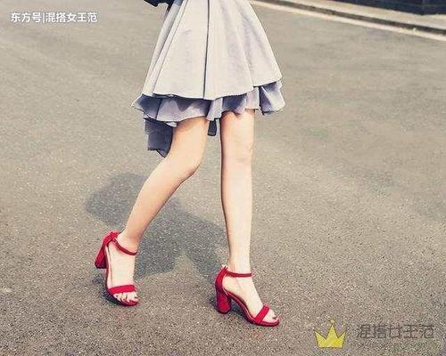 夏季凉鞋露出脚面才性感, 女人味十足的高跟凉鞋优雅又时髦