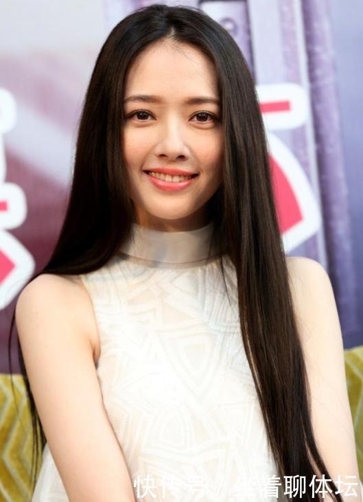  『直发』脸上有这3个“特点”的人，放弃卷发更好看，换成直发减龄还气质