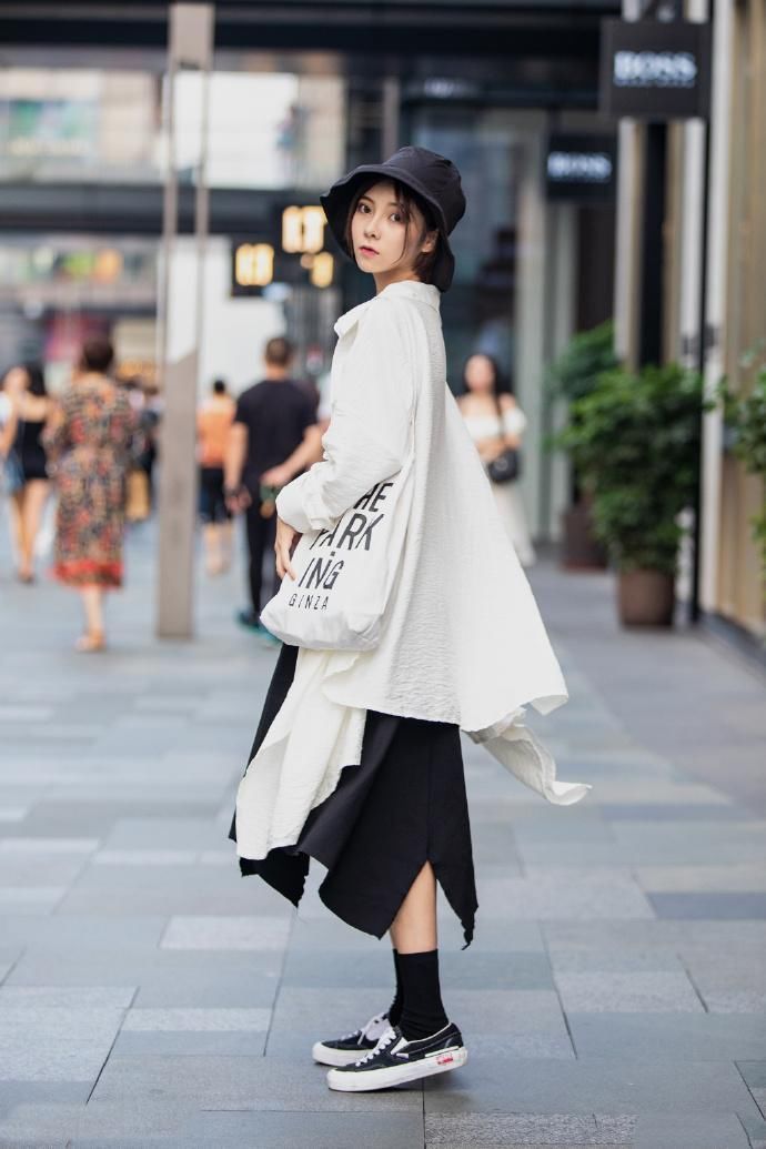 小姐姐真的好会穿，展现佳人绝代容颜!