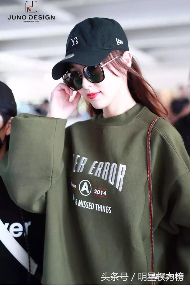 女明星私服PK，穿搭效果最佳的竟是她？