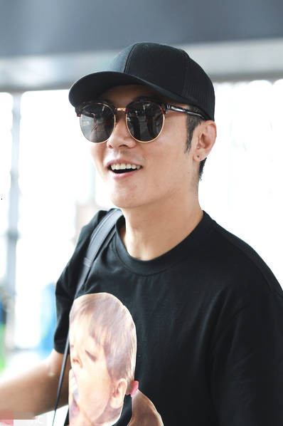 张丹峰前经纪人辟谣：截图是伪造，恶意作假莫名其妙