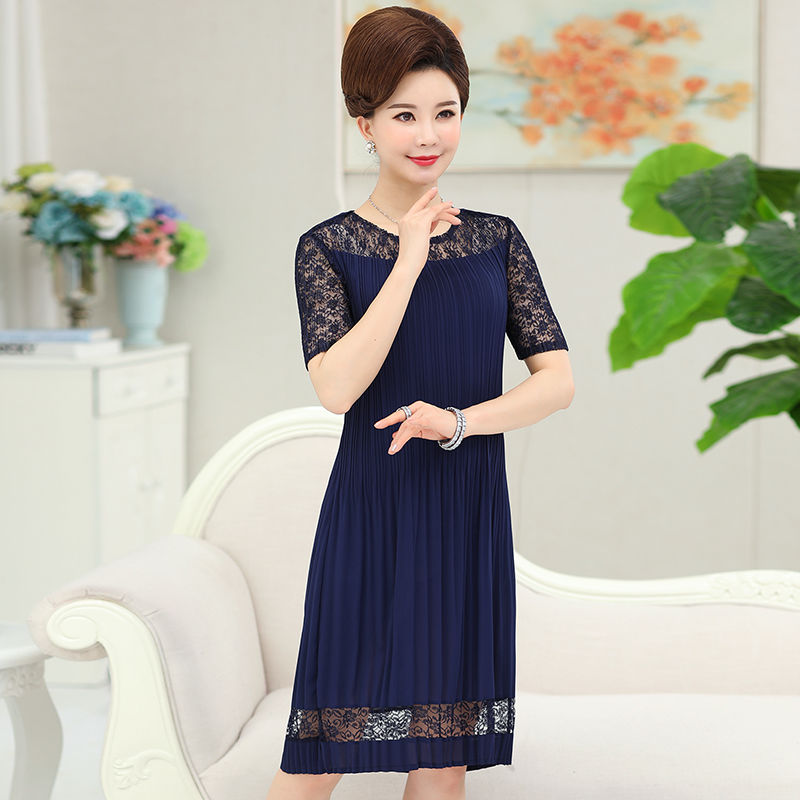 足足等了7天,这妈妈装终于出新款了,妈妈们穿美到让人招架不住