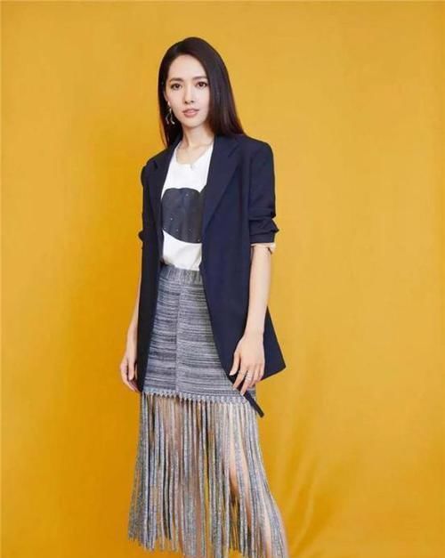  『选用流苏点』最火爆的流行元素是什么呢？莫过于流苏，教你如何运用它