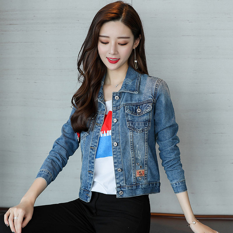 别傻买棒球服了!今年秋天流行这样穿搭，不艳不俗，还很时髦