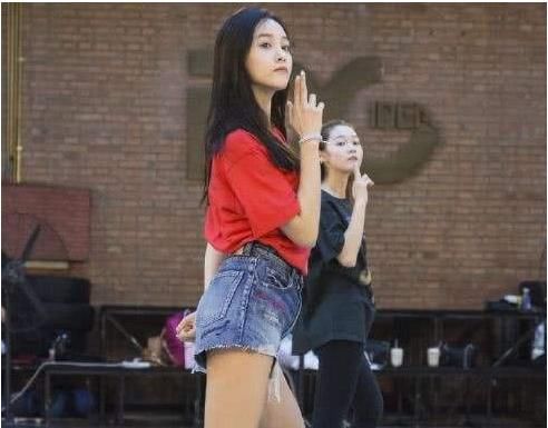 火箭少女练舞照曝光，疑似回应解散传闻，网友:能信吗?