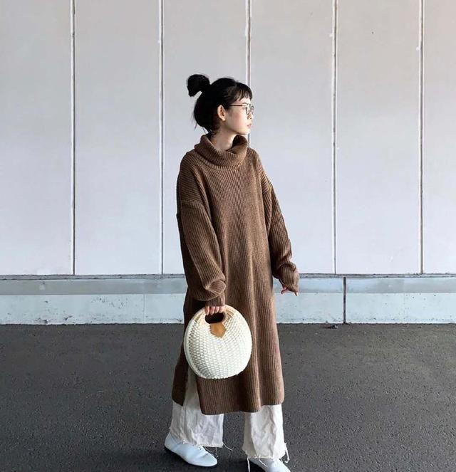 cm@仅152cm日本博主,通过穿搭成为“小矮人”,比例和自信谁重要?