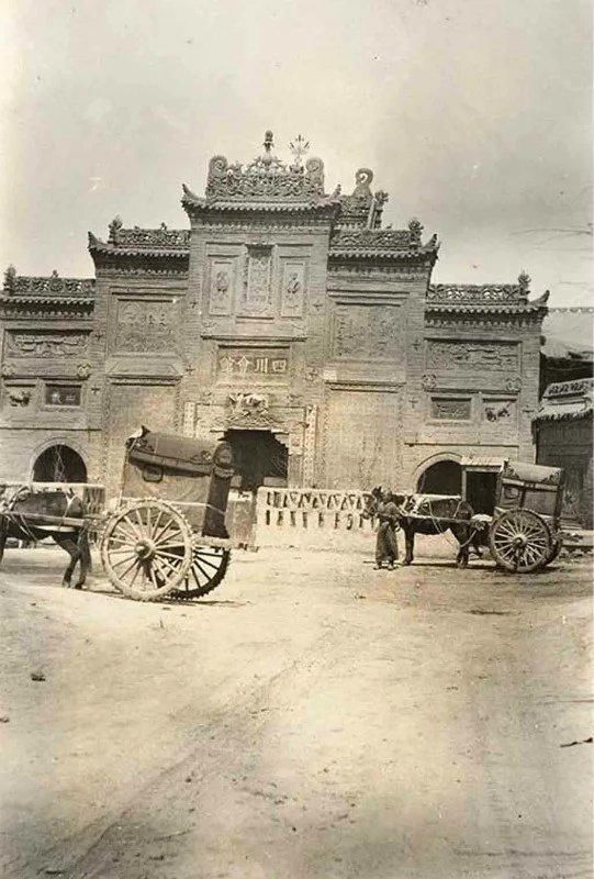 看看100年前的新疆什么样?