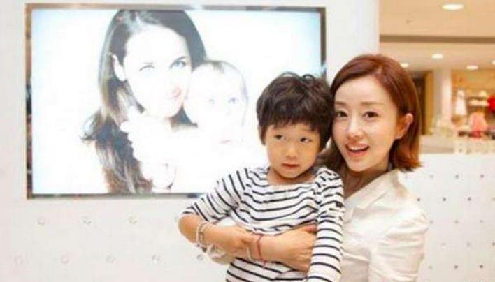 知名女星儿子逼同学喝沐浴乳, 拒绝道歉否认事实, 不堪指责如今移