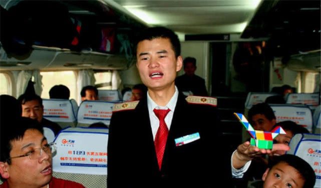 火车上为何会有推销员，他们是什么人？现在终于知道了！