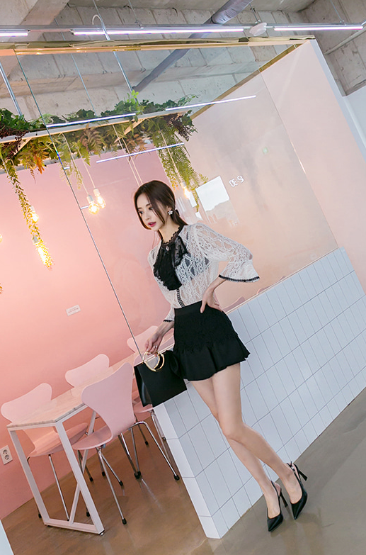 女神孙允珠，天鹅堡织花蚕丝宫廷花缀洋裙