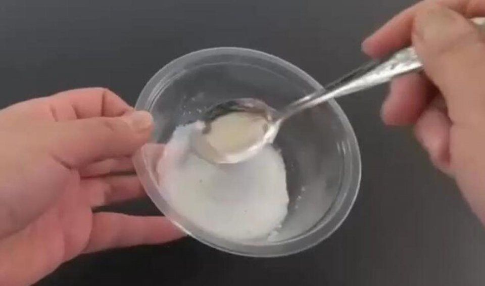 牙膏擦脸，学会用法，50岁保养得像20岁，脸上斑点消失