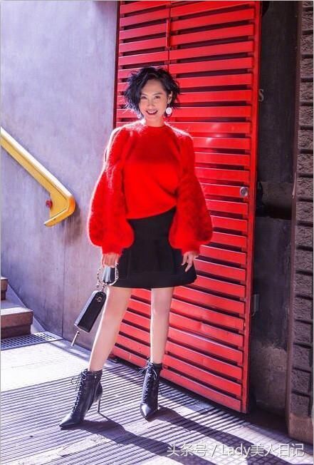 朱茵近态丰腴，一袭半身裙重回当年风韵，网友:周星驰会后悔吗?