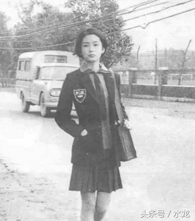 罕见老照片:50年代的穿着在现在看来还是很时尚，男人的梦中情人