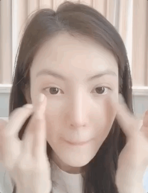  「细纹」水肿和小细纹，没想到女明星们也为了这些眼部问题操碎了心！