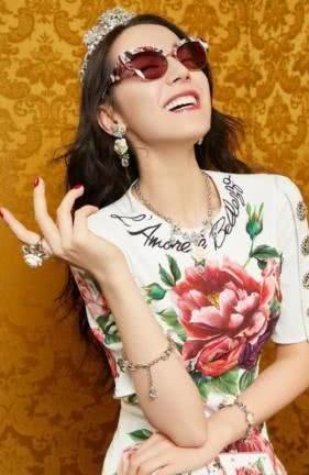 一条普通的裙子,迪丽热巴在穿刘涛也在穿!网友:重要的是穿在谁