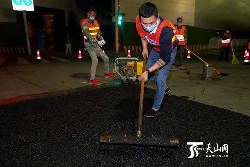 『修补工作』乌鲁木齐春季道路修补启动,今春要修补3510条道路