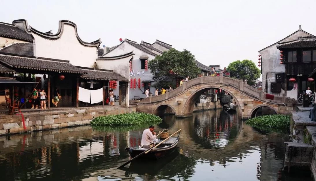 上有天堂下有苏杭,但这座城市继承了苏杭真正的美,苏杭自愧不如【2020热门旅游景点】