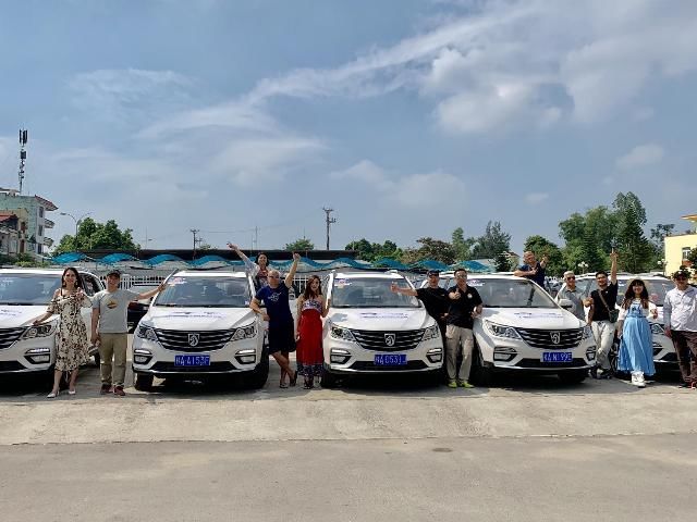 越南的神秘地摊银行，每天上亿资金在这里交易_海关