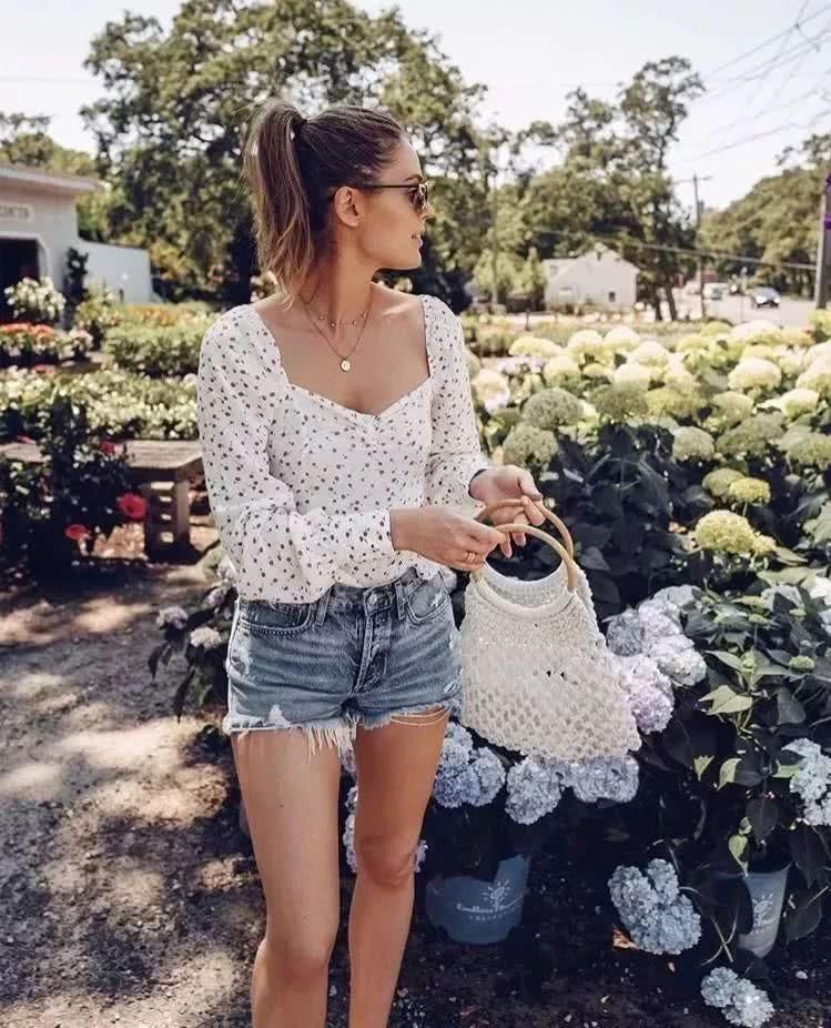 「值得」今夏最值得入手的时尚单品小方领,显瘦还显脸小!