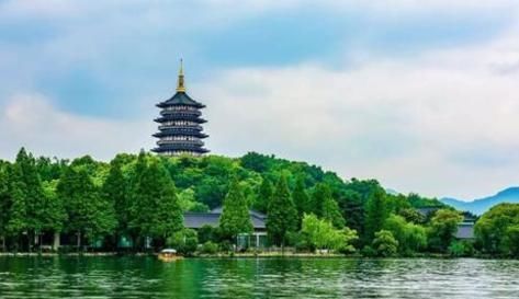 这首《采桑子》，是描写西湖最美的一首宋词，让人回味无穷