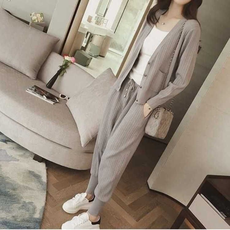 女人再懒，也别穿打底裤出门!秋天流行这样的休闲装，优雅又大方