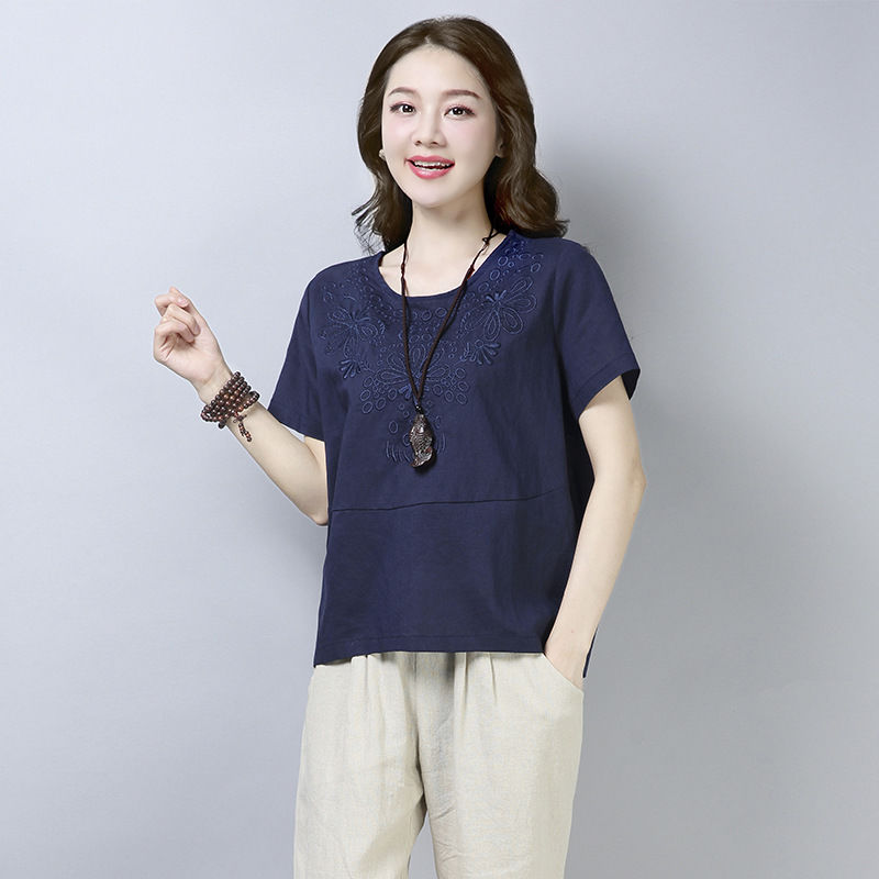 太美了!老婆穿新买的“减龄衫”，瞬间年轻十岁，散发迷人女人味