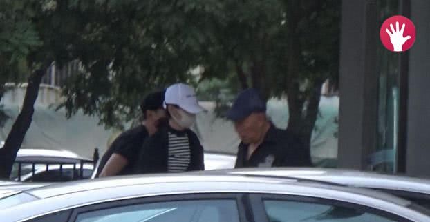 赵丽颖怀孕3个月，和冯绍峰地下恋情被曝光，微博大V求证真假?