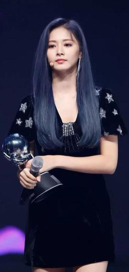 纠结:想染头发的女人别纠结,5种颜色更配你,选对了好看又高级