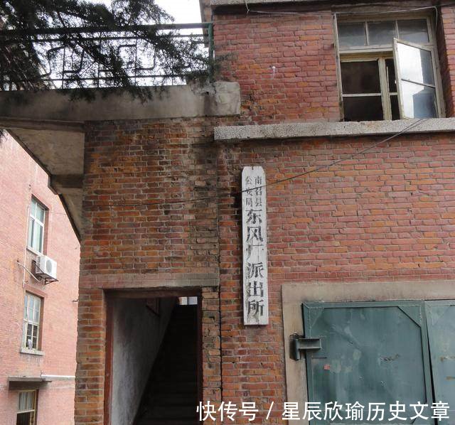昔日，在这家年产5万发炮弹的兵工厂火控车间，不能穿带钉子的鞋