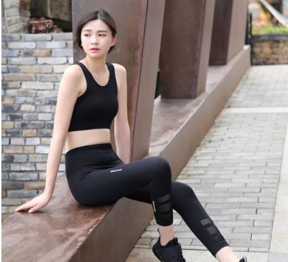 打底裤的装扮，让完美身段尽显柔美，气质优雅性感迷人!