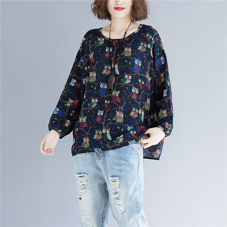 厌倦了裙子,不妨来件正流行的大码棉麻小衫,时髦显瘦还很实惠