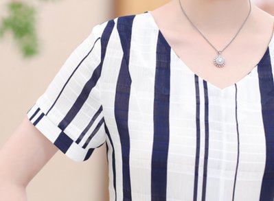 “妈妈装”又出新款了,巨适合五六十岁妈妈,穿上想不美都难