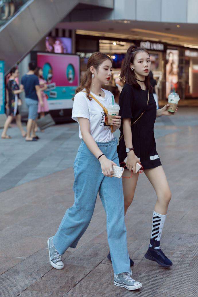 白色调清新自然的搭配, 给人一种干净与纯洁的美感!