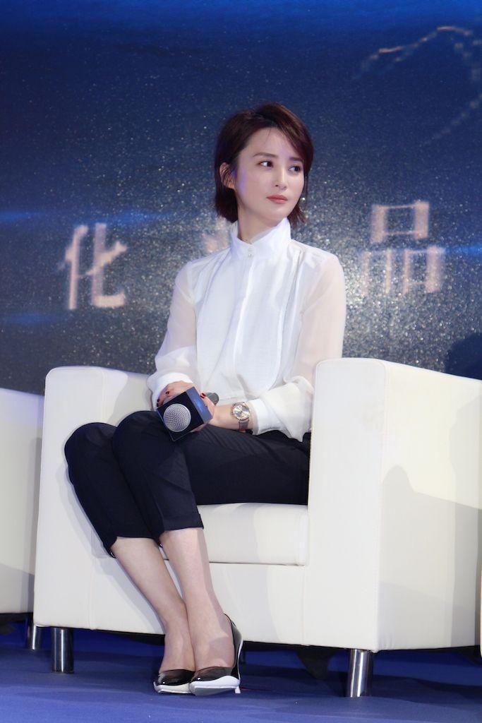 人到四十还如此水灵，真想问问蒋勤勤是不是吃了“防腐剂”!