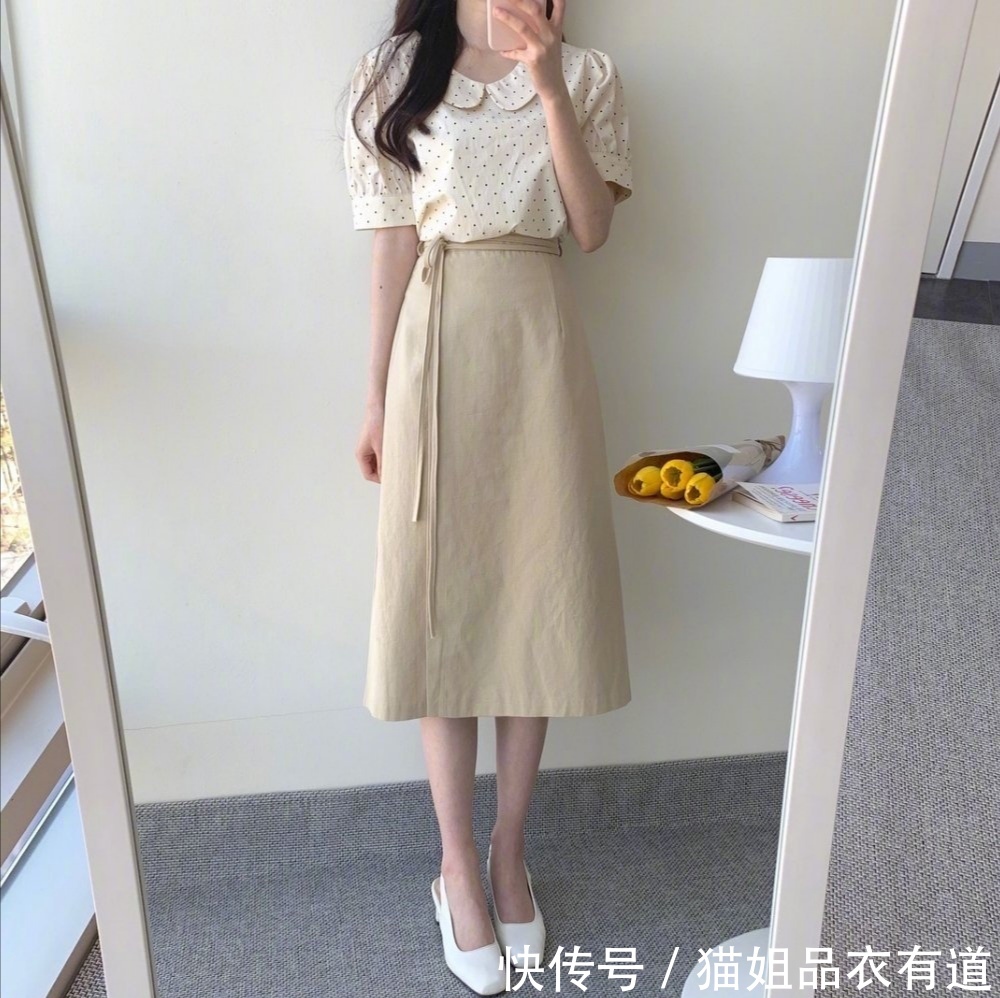  [高腰的牛仔]穿娃娃领才是王道，12套搭配给你又纯又欲的风格，轻松掌控全场