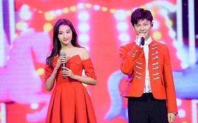 关晓彤胖出新高度！20岁的年龄32的脸，网友：她的花期也太短了吧