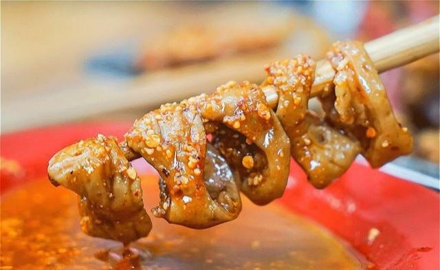 串串■低调的串串?开在露天坝子里的特色美食!探寻成都街头的美味!