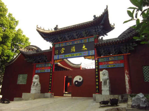 国内最包容的寺庙，里面同时供奉3种信仰，因游客过少选择降价